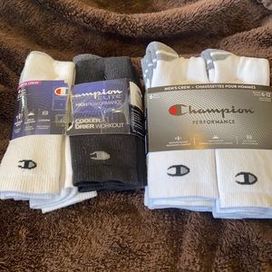 11 pairs champion men’s crew socks